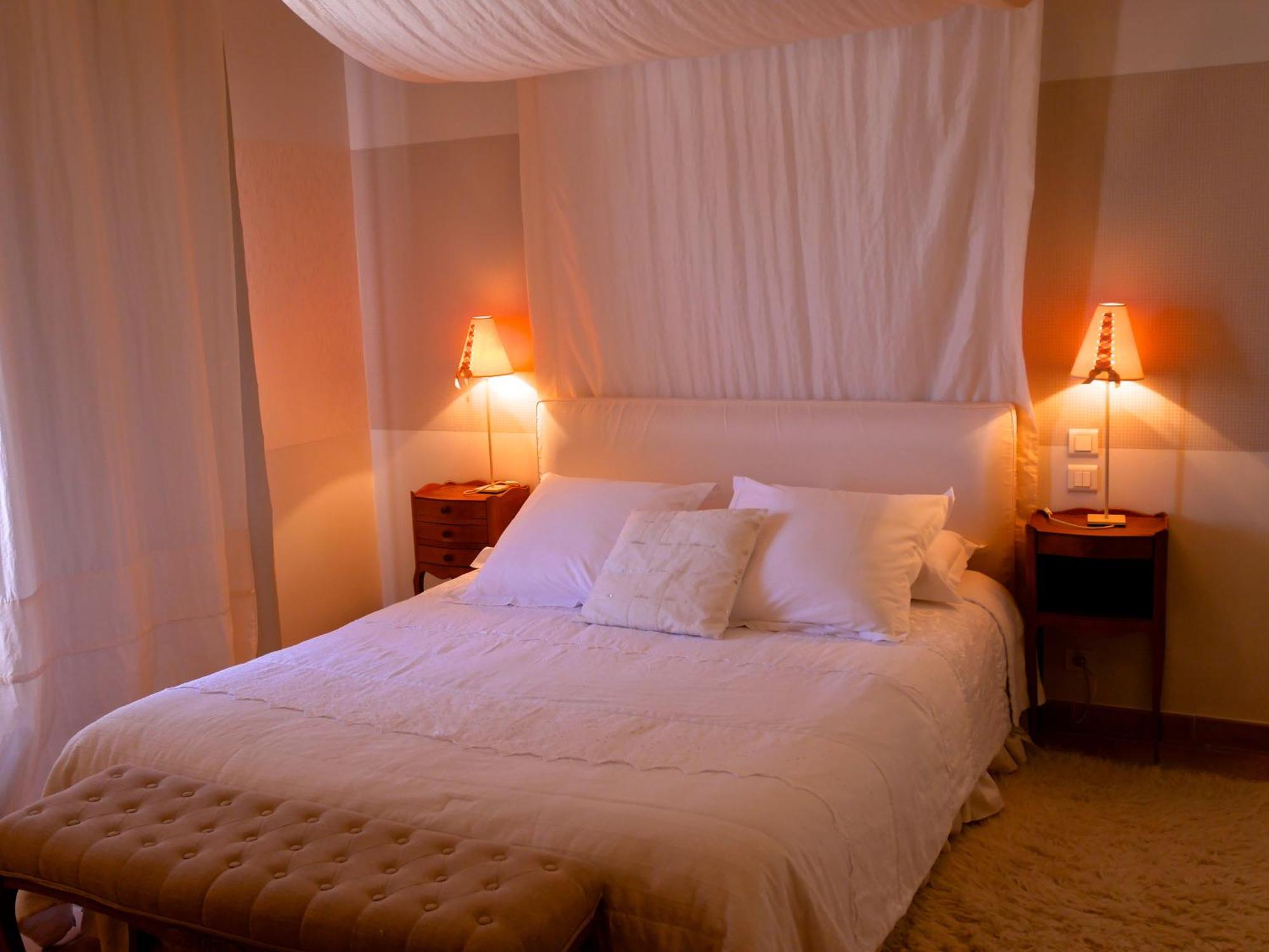 לינה וארוחת בוקר לונל Le Relais D'Angelique חדר תמונה