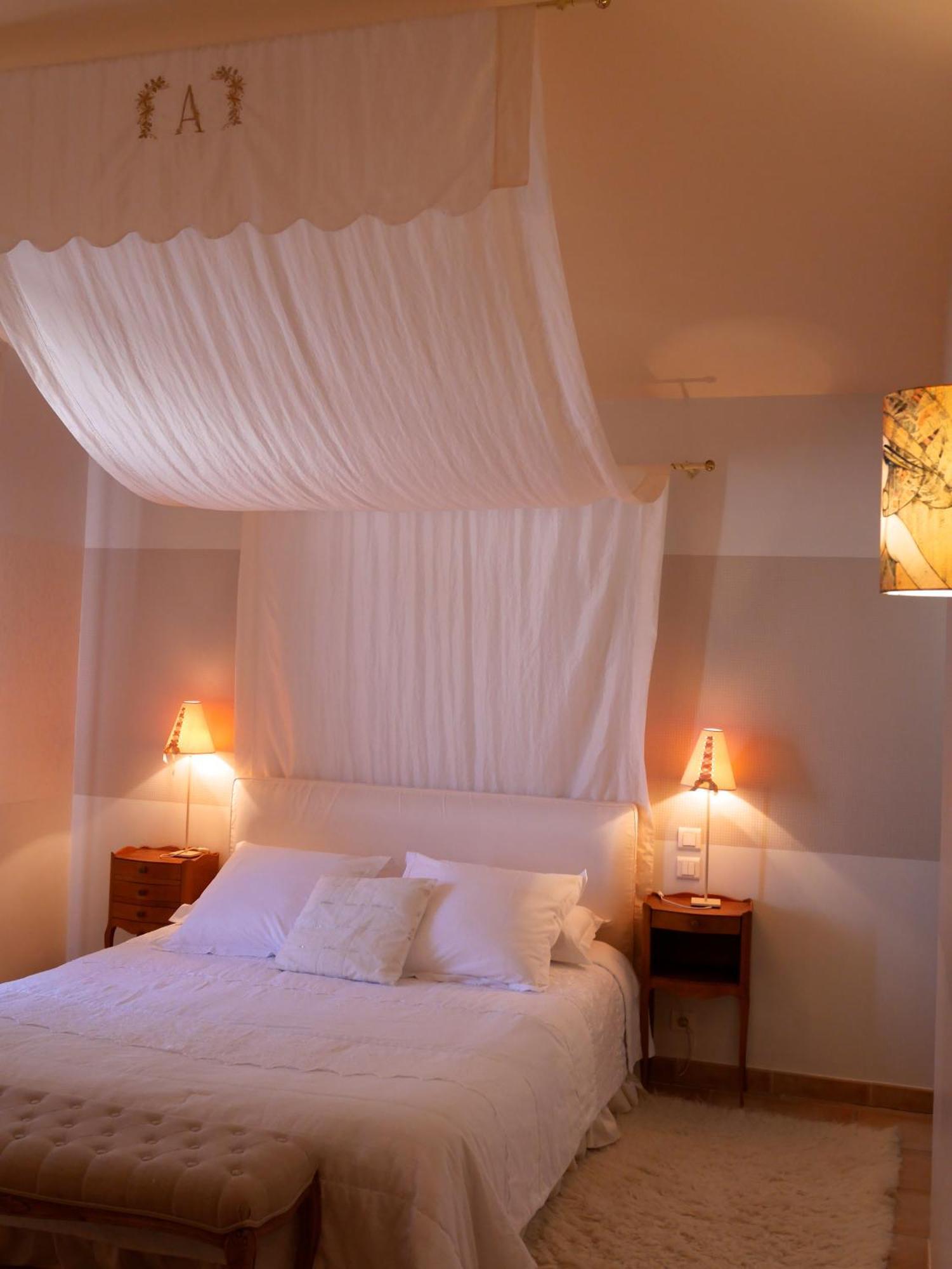 לינה וארוחת בוקר לונל Le Relais D'Angelique חדר תמונה